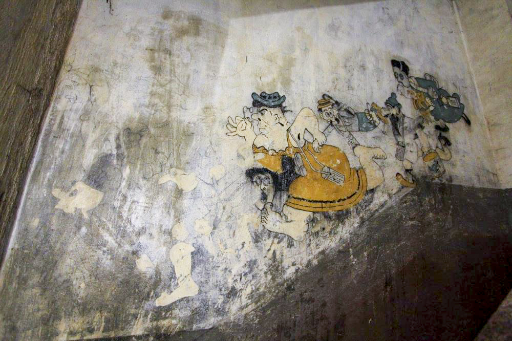 Ligne Maginot - SCHOENENBOURG - (Ouvrage d'artillerie) - Bloc 2
Peintures murales et graffitis dans les locaux de l'ouvrage
