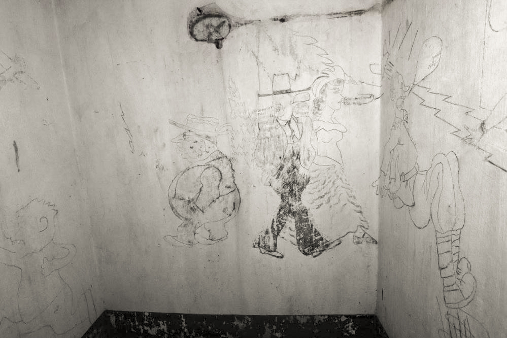 Ligne Maginot - SCHOENENBOURG - (Ouvrage d'artillerie) - Bloc 5
Peintures murales et graffitis dans les locaux de l'ouvrage