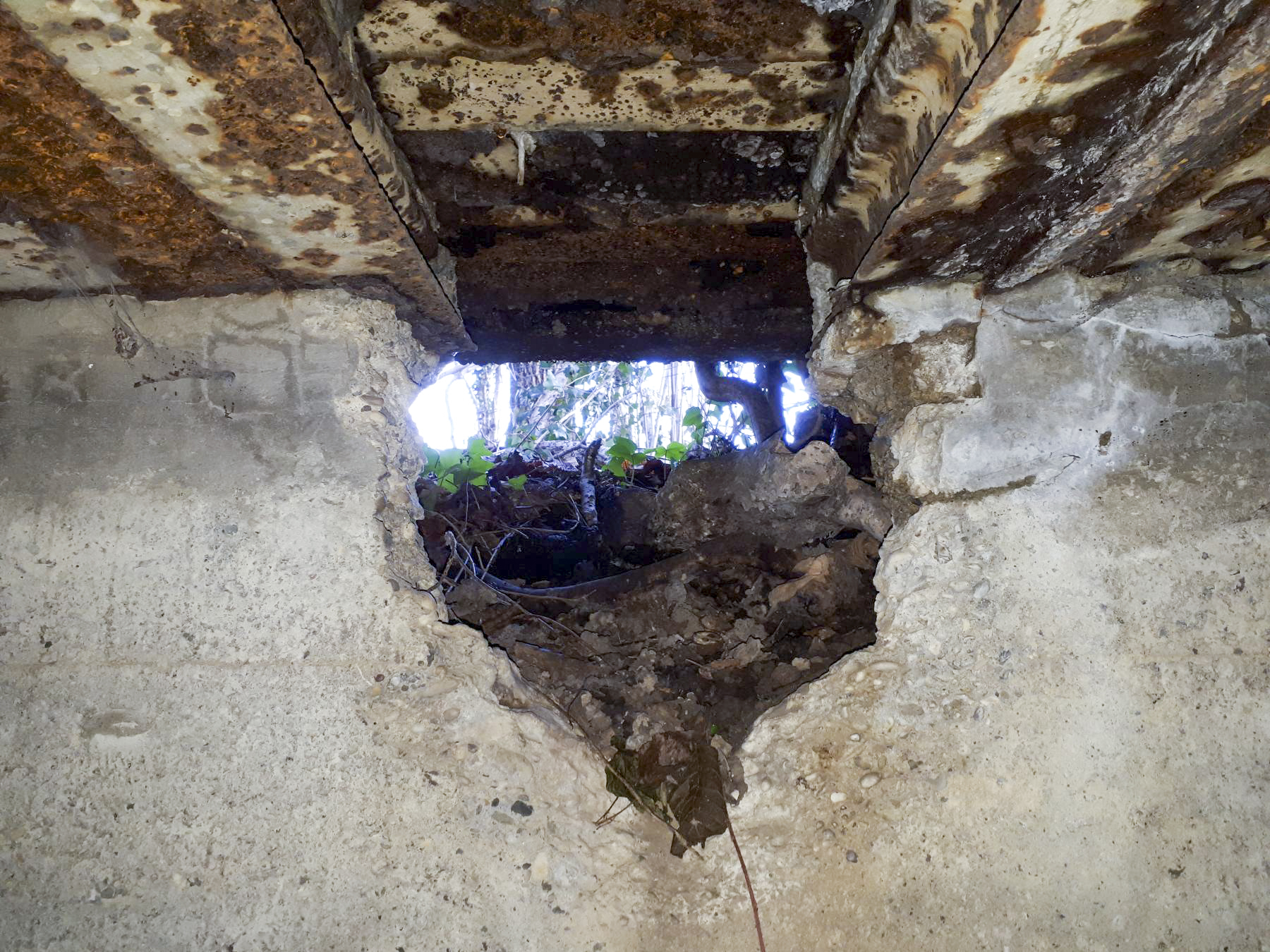 Ligne Maginot - WALDHOF EST - (Blockhaus pour arme infanterie) - Détail du créneau droit