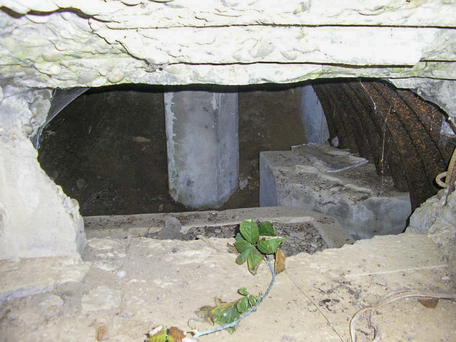 Ligne Maginot - EICHELBERG NORD - (Blockhaus pour canon) - Vue interne depuis le créneau