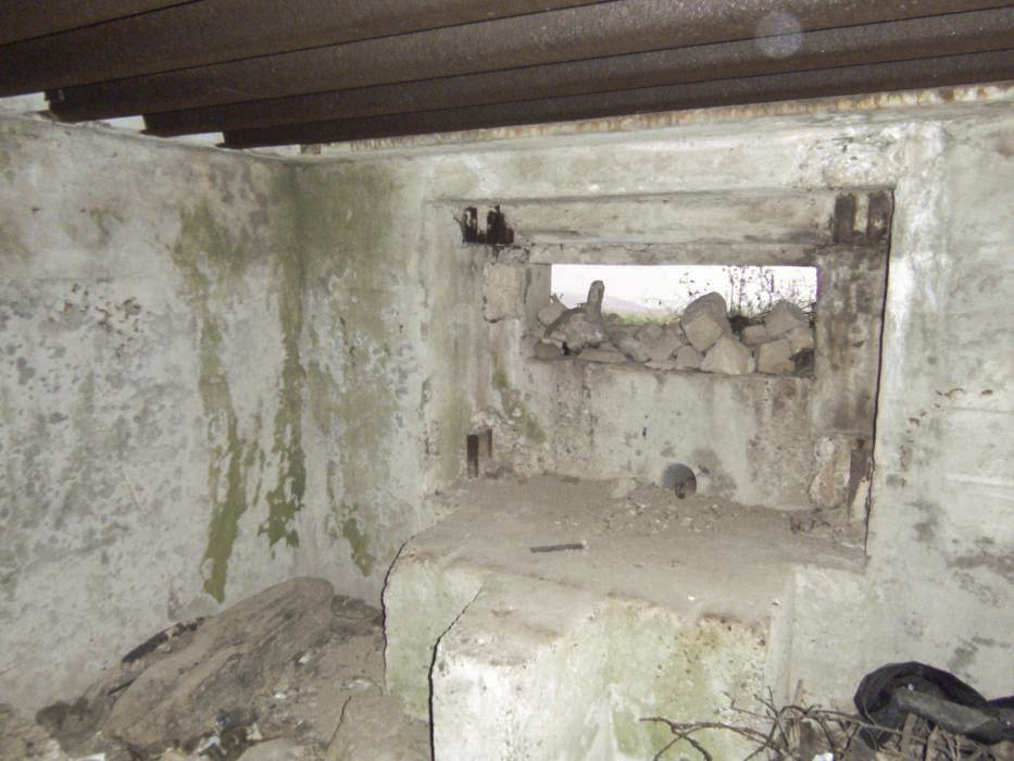Ligne Maginot - HUNSPACH 2 - (Blockhaus pour canon) - La chambre de tir avec  le créneau de tir