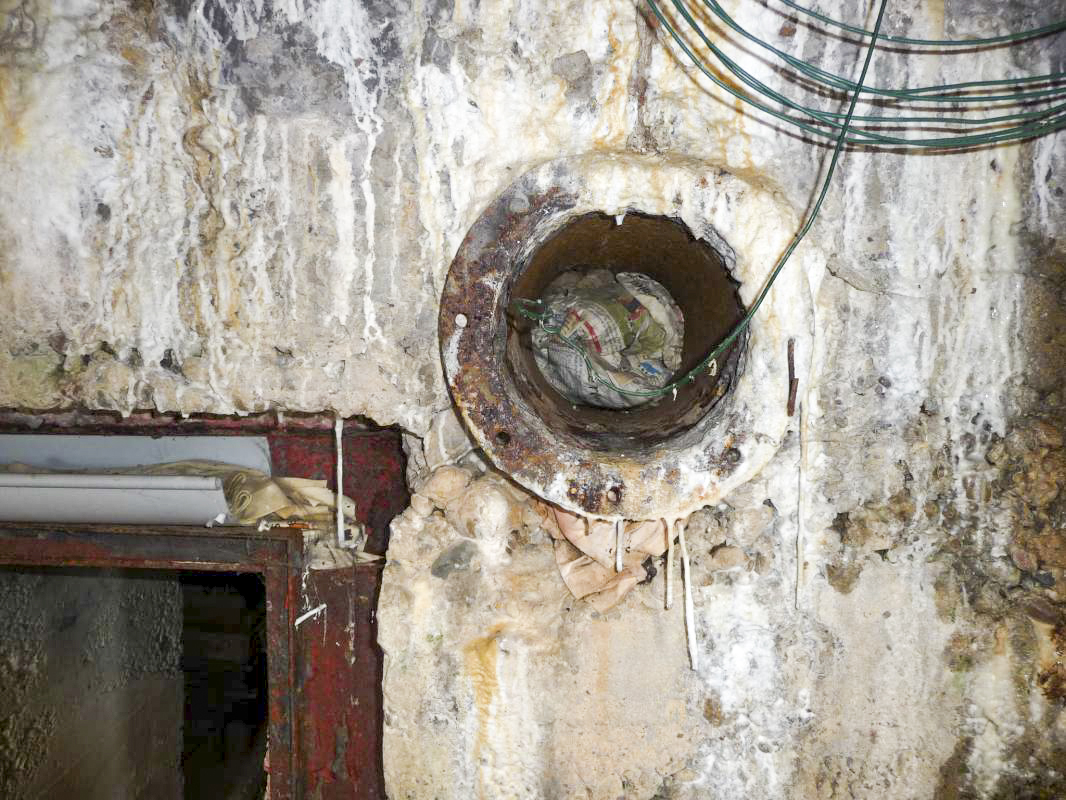 Ligne Maginot - Blockhaus d'OBERROEDERN - La prise d'air extérieure située au dessus de la porte