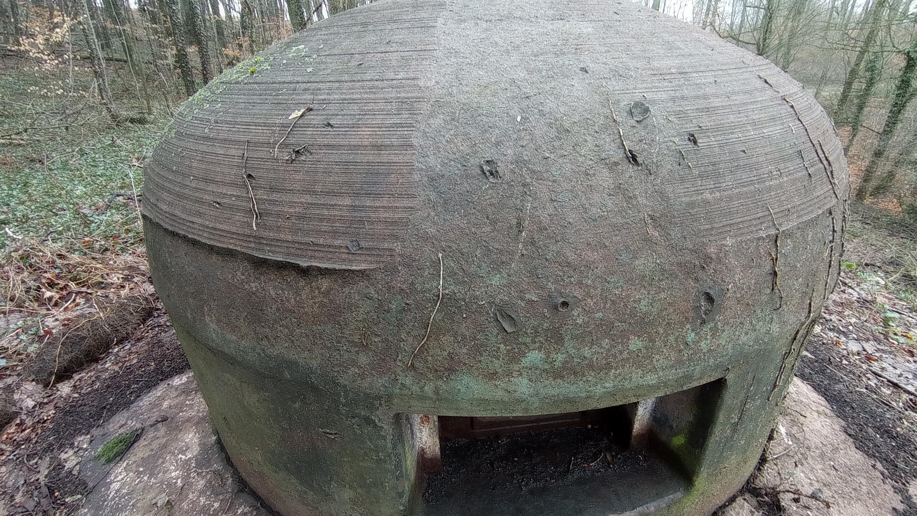 Ligne Maginot - FREUDENBERG (QUARTIER SCHIESSECK - I/37° RIF) - (Abri) - Cloche GFM du coffre Ouest
Détail de la rectification des impuretés de la coulée en tournage et impacts de balles