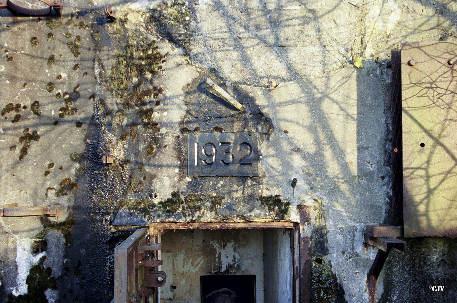 Ligne Maginot - AUENHEIM NORD - (Casemate d'infanterie) - Cartouche date au dessus de la porte