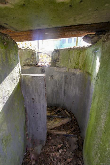 Ligne Maginot - RAMELSHAUSEN 2 (Blockhaus pour arme infanterie) - Vue intérieure. Noter le bâti de guérite escargot.