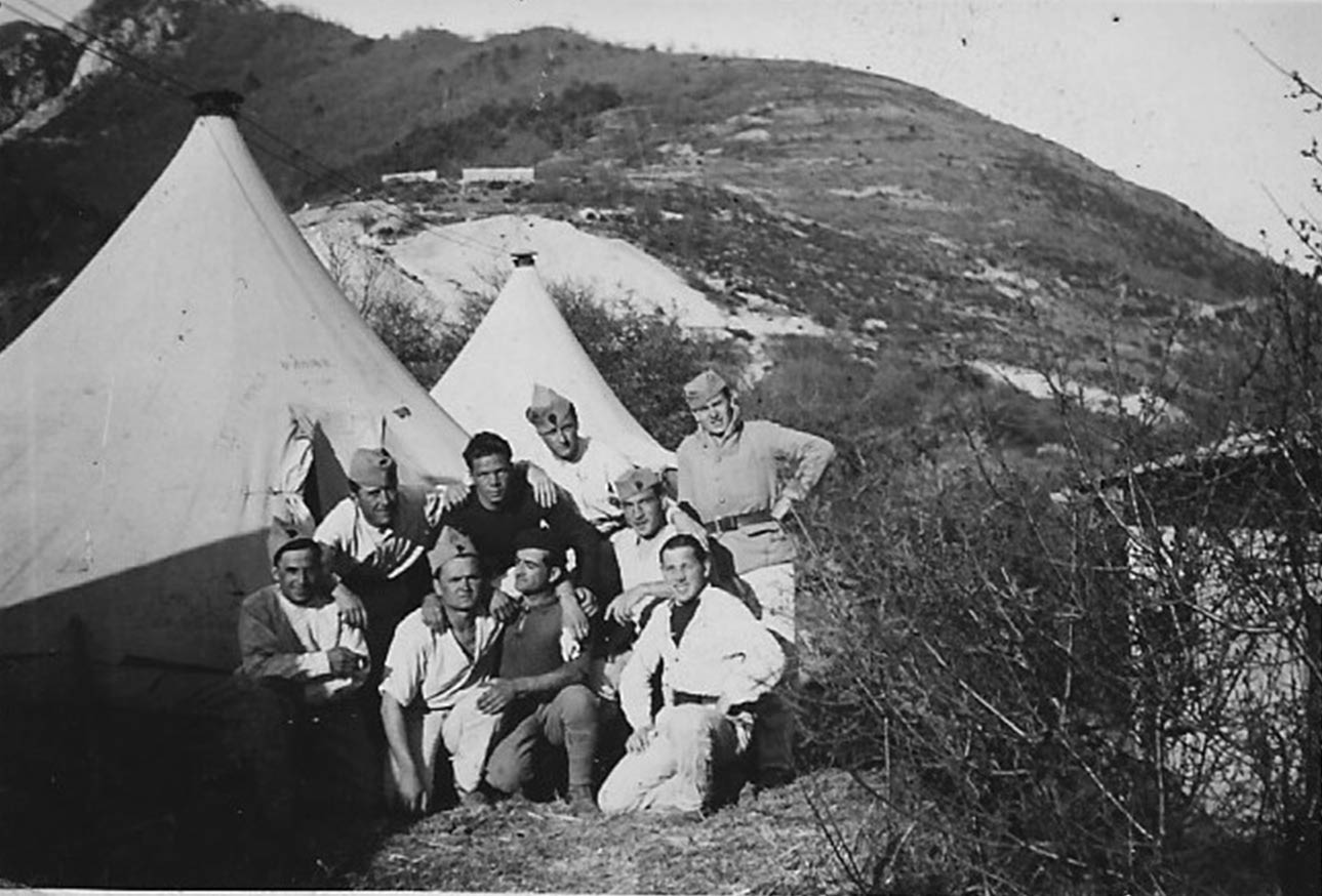 Ligne Maginot - FLAUT - (Casernement) - Hommes du 7° Génie cantonnés prés du fort de Flaut
