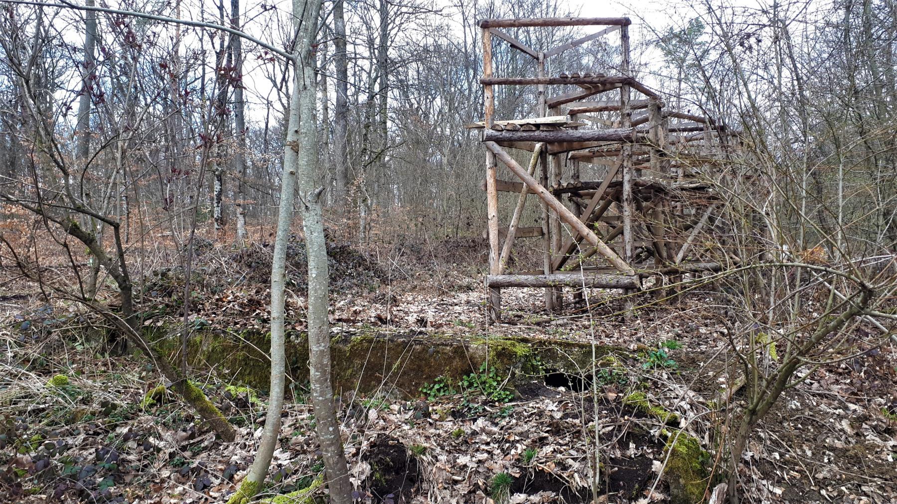 Ligne Maginot - LANGENSOULTZBACH - (Dépôt du Génie) - Fondation de bâtiment à l'entrée