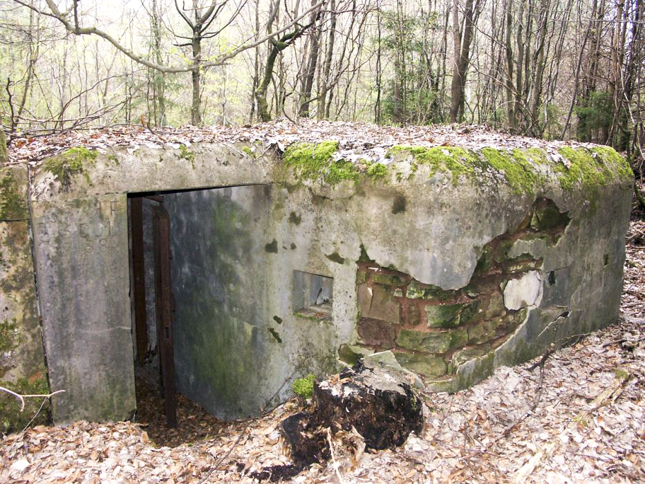 Ligne Maginot - DACHSECK 1 (Blockhaus pour canon) - Entrée de la partie rajoutée en 1938