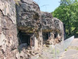 Ligne Maginot - HACKENBERG - A19 (Ouvrage d'artillerie) - Bloc 8
Casemate d'artillerie pilonnée par l'artillerie américaine en 1944