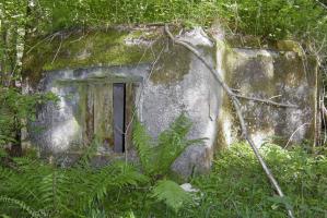 Ligne Maginot - C8 - NONNENHARDT MAISON FORESTIERE 2 - (Blockhaus pour canon) - Façade frontal avec créneau antichar