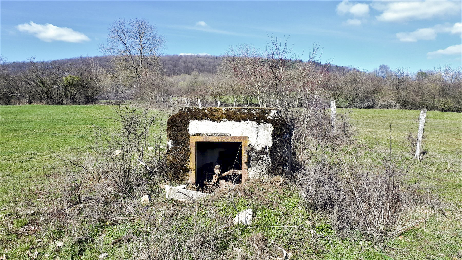 Ligne Maginot - FM16 - KUEHLAEGER - (Blockhaus pour arme infanterie) - Entrée