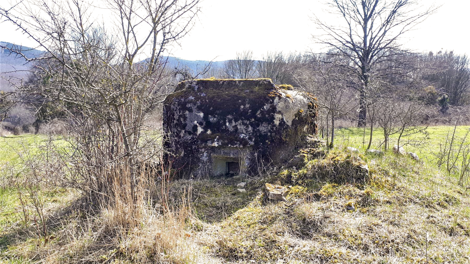 Ligne Maginot - FM16 - KUEHLAEGER - (Blockhaus pour arme infanterie) - Créneau droit