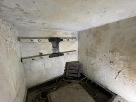 Ligne Maginot - B01 - (Chambre de coupure) - L'intérieur du local téléphonique, vide