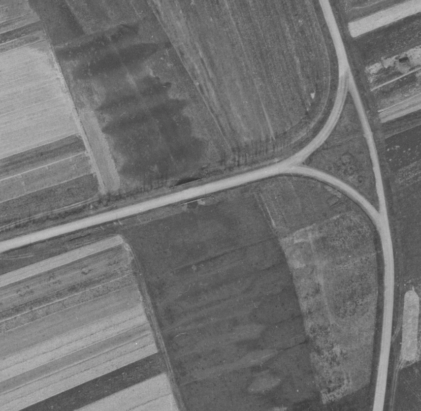 Ligne Maginot - VF60 - LIAISON SAINT-HUBERT / REINANGE - (RESEAU - Voie 60 - Antenne ou rocade ferroviaire) - PONT GUENANGE BAS
Photo aérienne années 1951