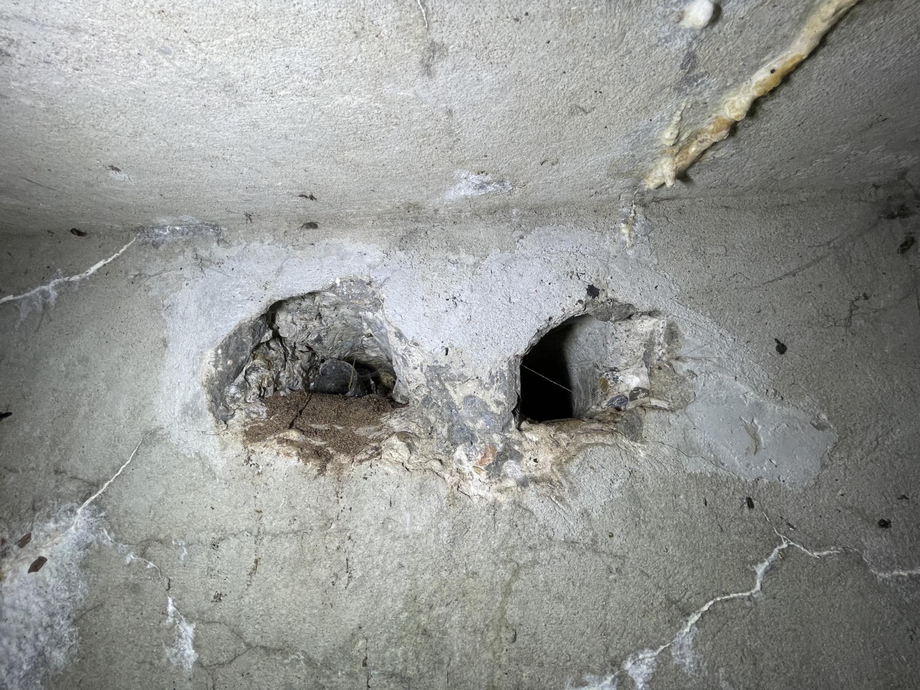 Ligne Maginot - UX1 - (Chambre de coupure) - Arrivée des câbles téléphoniques dans le local