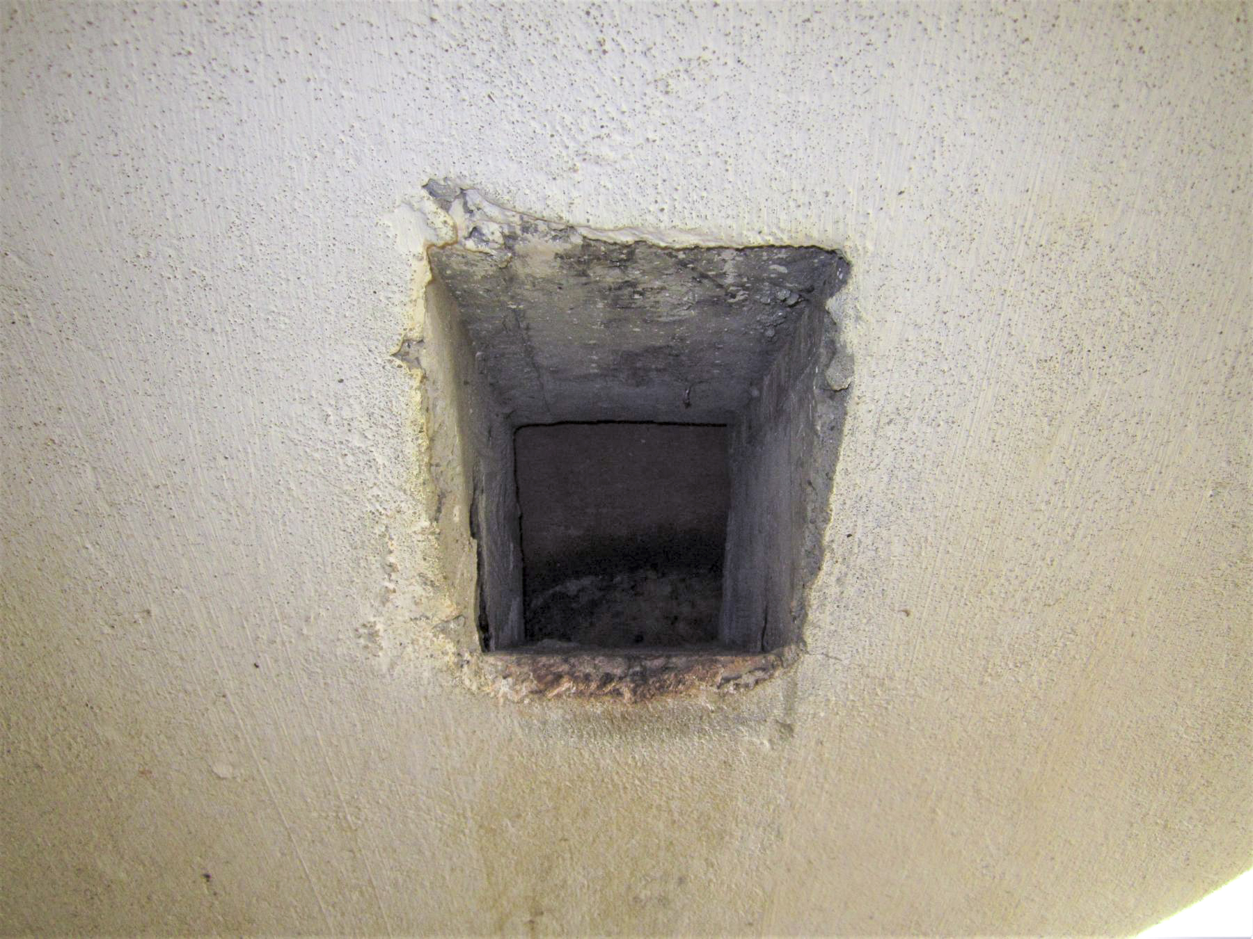 Ligne Maginot - FM35 - NONNENHARDT OUEST 1 - (Blockhaus pour arme infanterie) - Goulotte à grenades