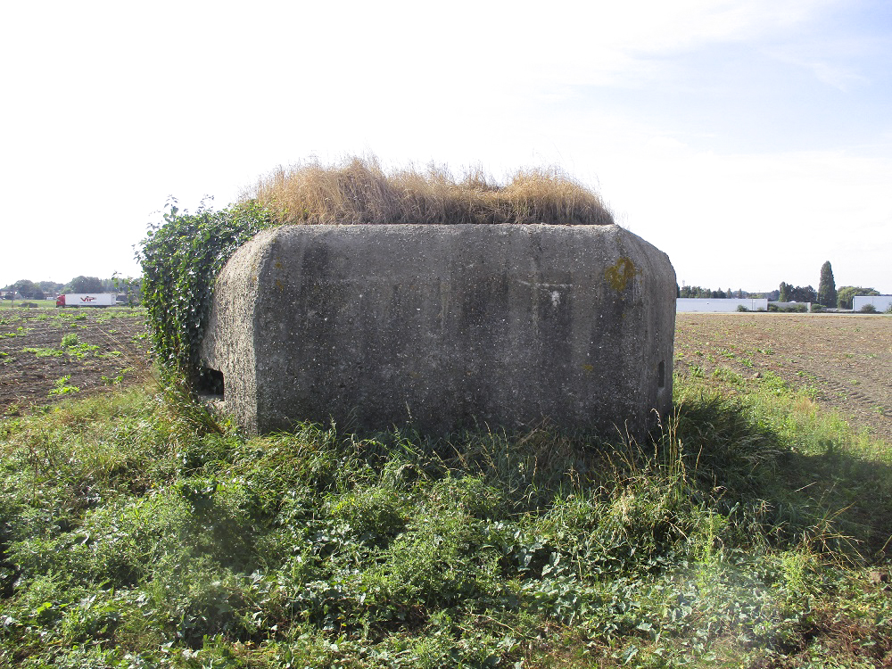 Ligne Maginot - BEF 256 - LE PURGATOIRE EST - (Blockhaus pour arme infanterie) - Le PURGATOIRE Est vu de la rue Garenne Straat (Mouscron - Belgique).