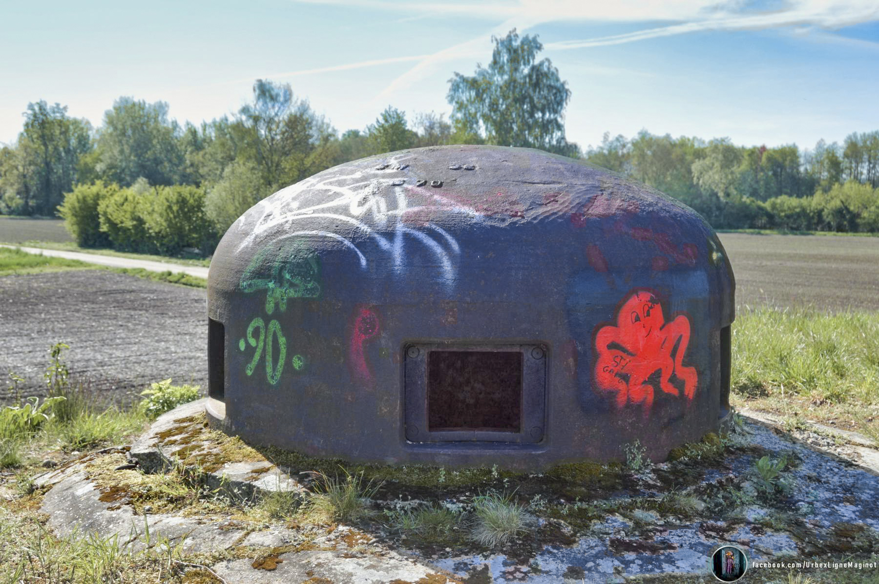 Ligne Maginot - 30BIS/3 - NACHTWEID - (Casemate d'infanterie - double) - La cloche GFM sur le dessus de la casemate
Le marquage SM 32 C 70 est visible sur le dessus de la cloche