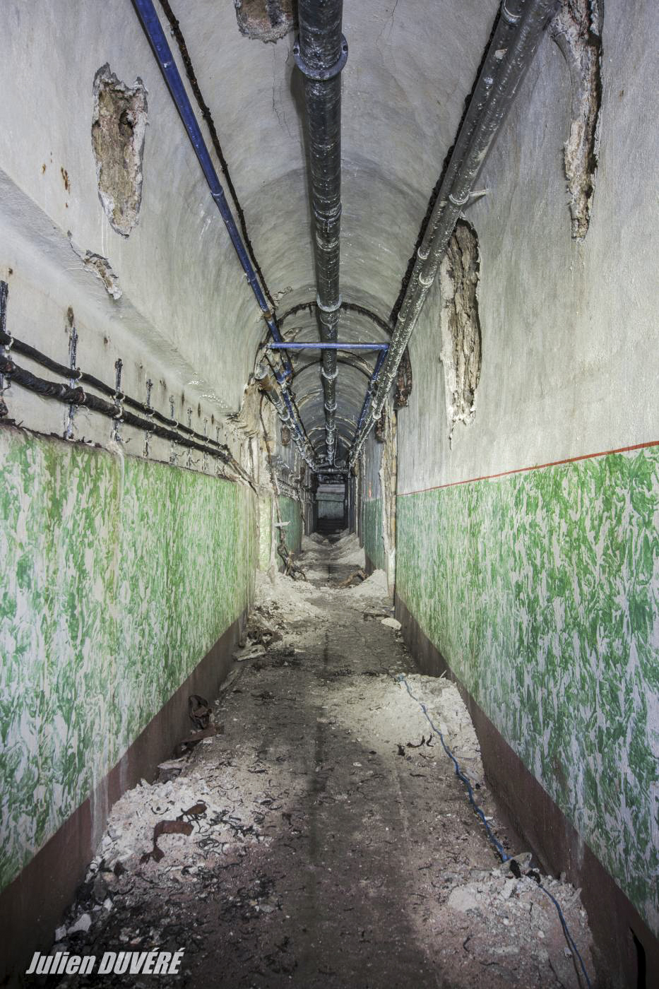 Ligne Maginot - VECKRING - X21 - (Abri) - Couloir desservant les chambrées (côté Ouest).