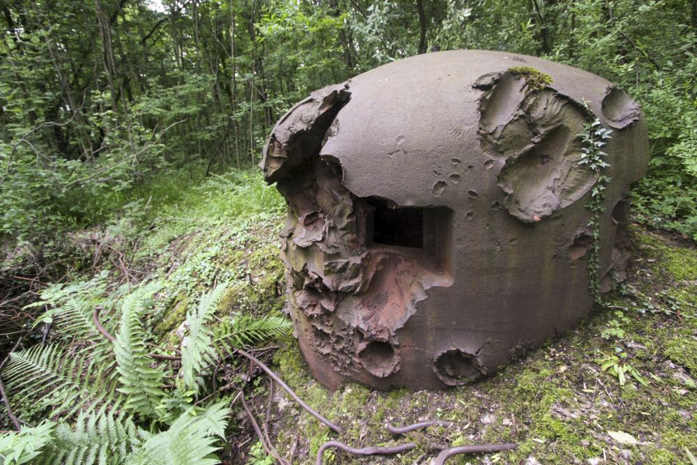 Ligne Maginot - KERFENT - A34 - (Ouvrage d'infanterie) - Bloc 3
Cloche GFM lacérée par les impacts de PAK allemand