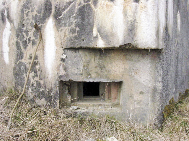 Ligne Maginot - BREITWIESE 1 - (Blockhaus pour arme infanterie) - Créneau  FM