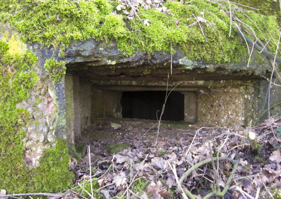 Ligne Maginot - FIRST 4 - (Blockhaus pour arme infanterie) - Créneau mitrailleuse
Niche de protection du créneau