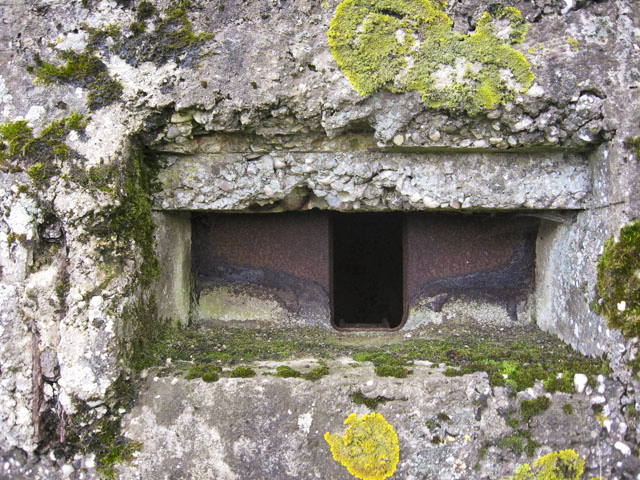 Ligne Maginot - KOPP 5 - (Blockhaus pour arme infanterie) - Créneau mitrailleuse
Plaque d'embrasure