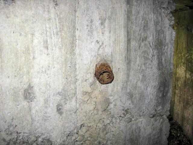 Ligne Maginot - MERRENRIED 2 - (Observatoire d'infanterie) - L'entrée du câble de téléphone