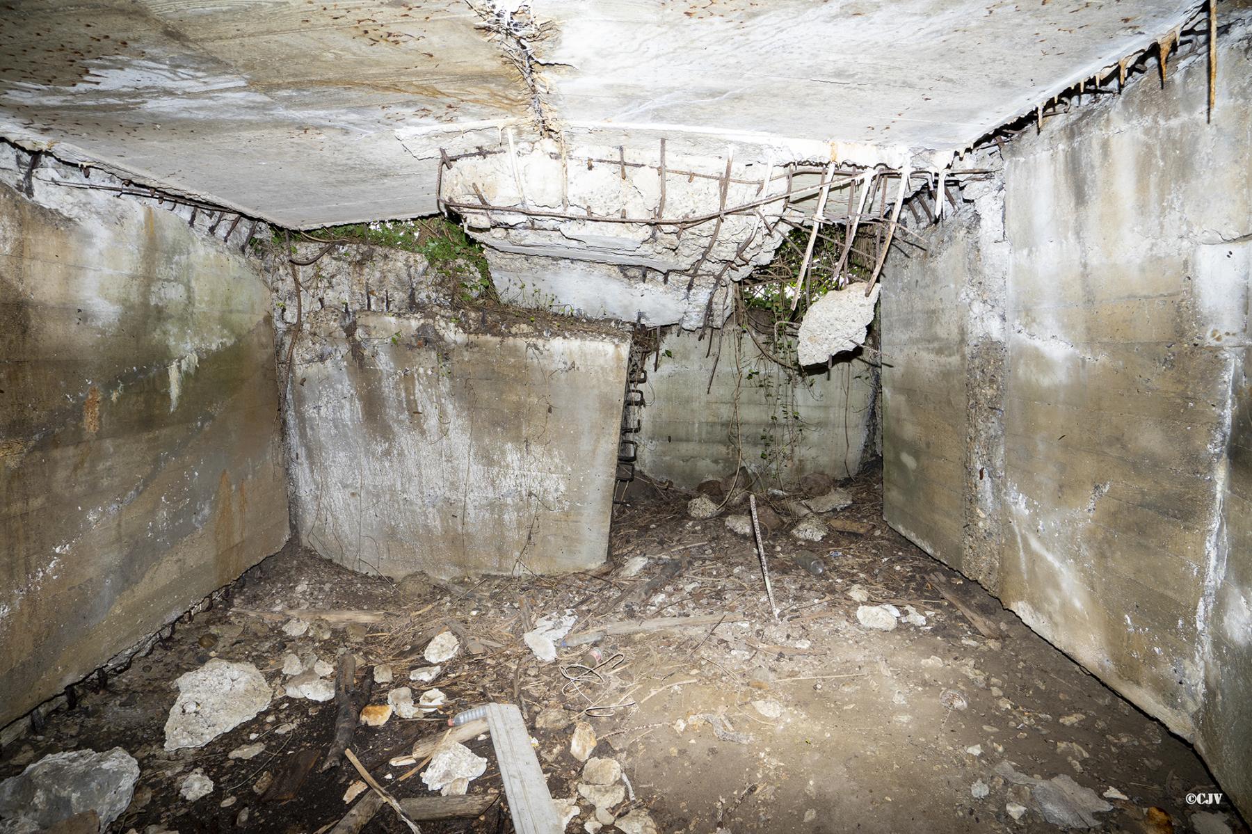 Ligne Maginot - BREITSAND 3 - (Blockhaus pour arme infanterie) - L'intérieur
L'entrée est en puits