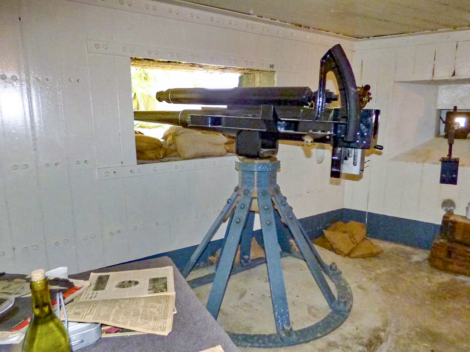 Ligne Maginot - 86 - ASCHENBACH - (Casemate d'infanterie - double) - Canon de marine de 47 mm modèle 1902 (copie)