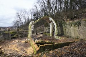 Ligne Maginot - CB4 - (Blockhaus pour canon) - A proximité immédiate, les vestiges d'un local annexe.