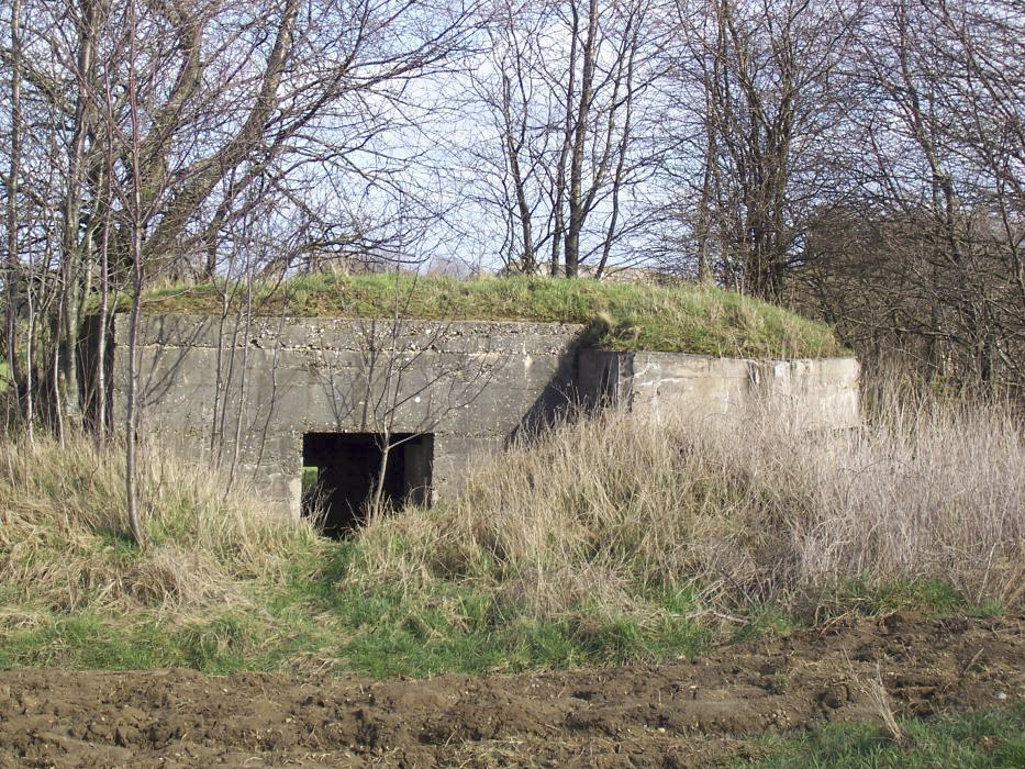 Ligne Maginot - MISSLINGEN 3 - (Blockhaus pour canon) - Vue arrière
Entrée du matériel
