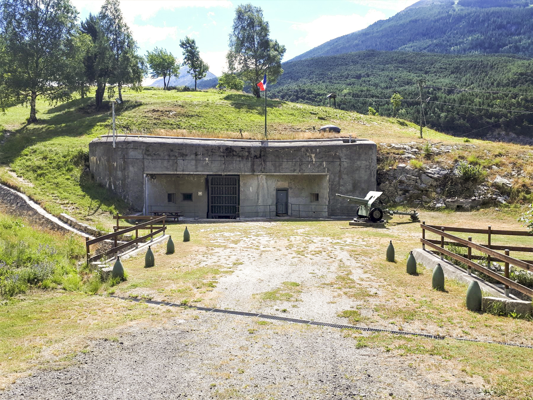 Ligne Maginot - SAINT GOBAIN - (Ouvrage d'infanterie) - Bloc EMH
Le pont sur le torrent détourné et canalisé