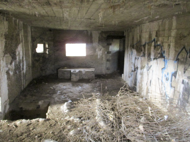 Ligne Maginot - A58 - JENLAIN OUEST - (Blockhaus pour canon) - Intérieur du blockhaus.