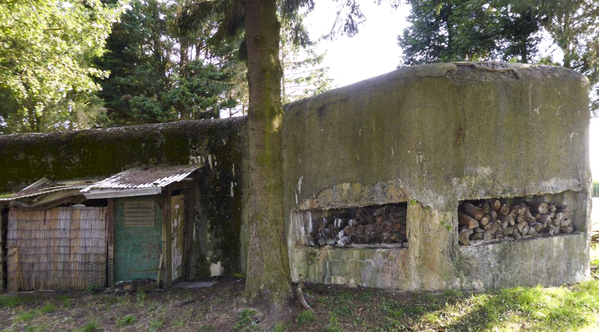 Ligne Maginot - A65 - LES TOURELLES SUD - (Blockhaus pour canon) - Orillon observatoire avec ses deux créneaux