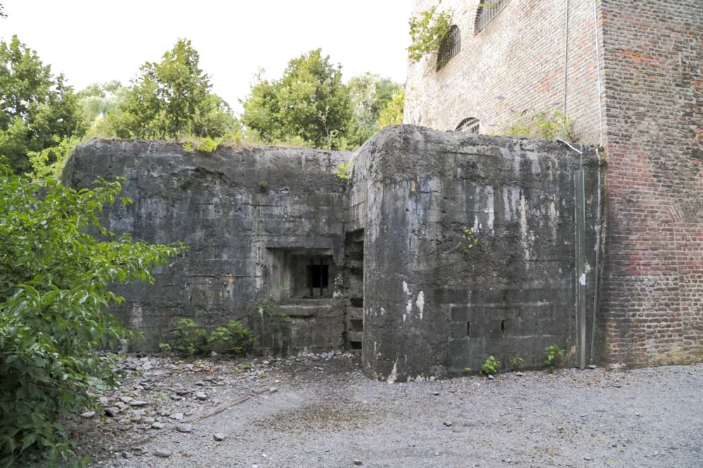 Ligne Maginot - B421 - FOSSE DU SARTEAU - TOUR CARREE - (Blockhaus pour canon) - 
