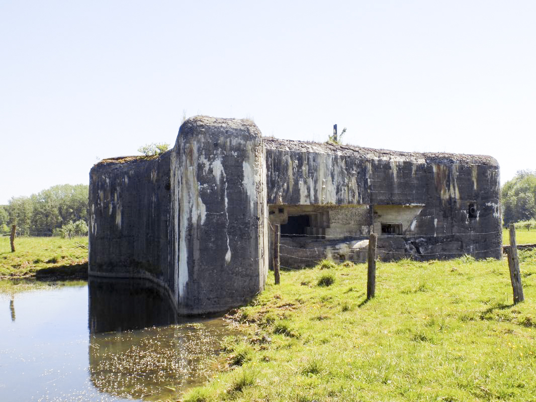 Ligne Maginot - CEZF-20  - LA BRIQUETTERIE - (Casemate d'infanterie - double) - Faces frontale et gauche