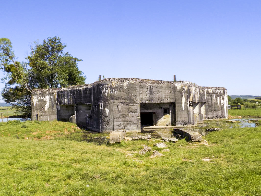 Ligne Maginot - CEZF-20  - LA BRIQUETTERIE - (Casemate d'infanterie - double) - L'arrière et face gauche