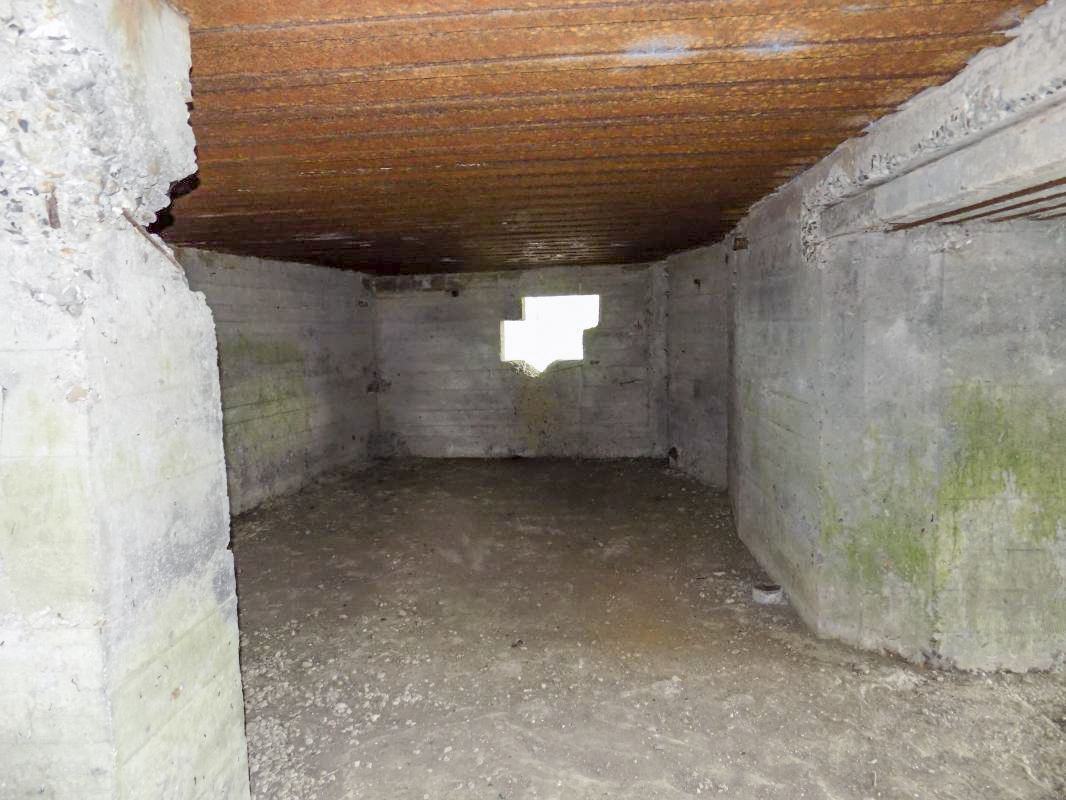 Ligne Maginot - CEZF-20  - LA BRIQUETTERIE - (Casemate d'infanterie - double) - Face droite, créneau AC