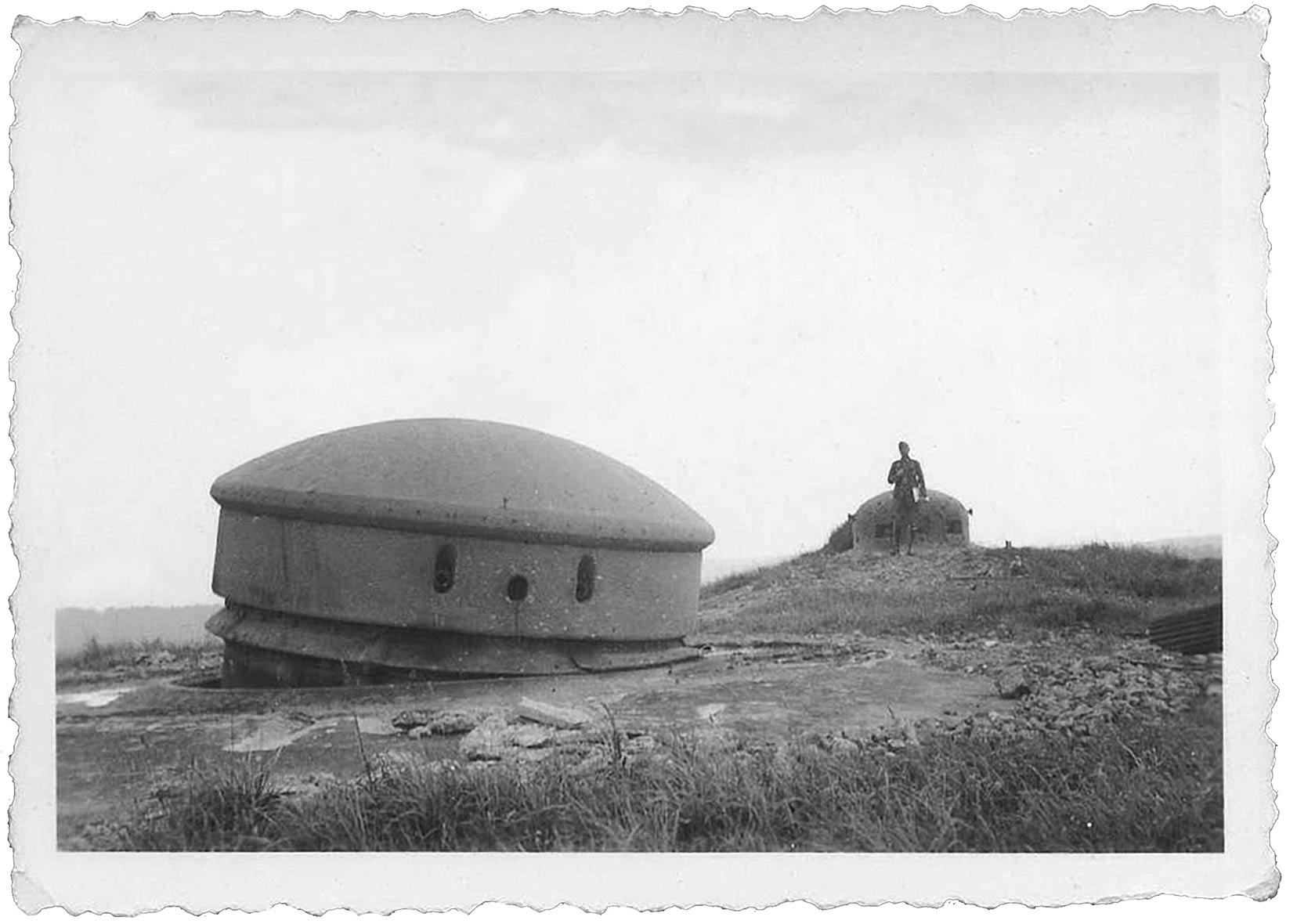 Ligne Maginot - VELOSNES - (Ouvrage d'artillerie) - Bloc 5
La tourelle de 75 mle 33 déchaussée de son avant cuirasse