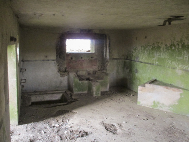 Ligne Maginot - B477 - ESTREUX NORD - (Blockhaus pour canon) - Intérieur du blockhaus.