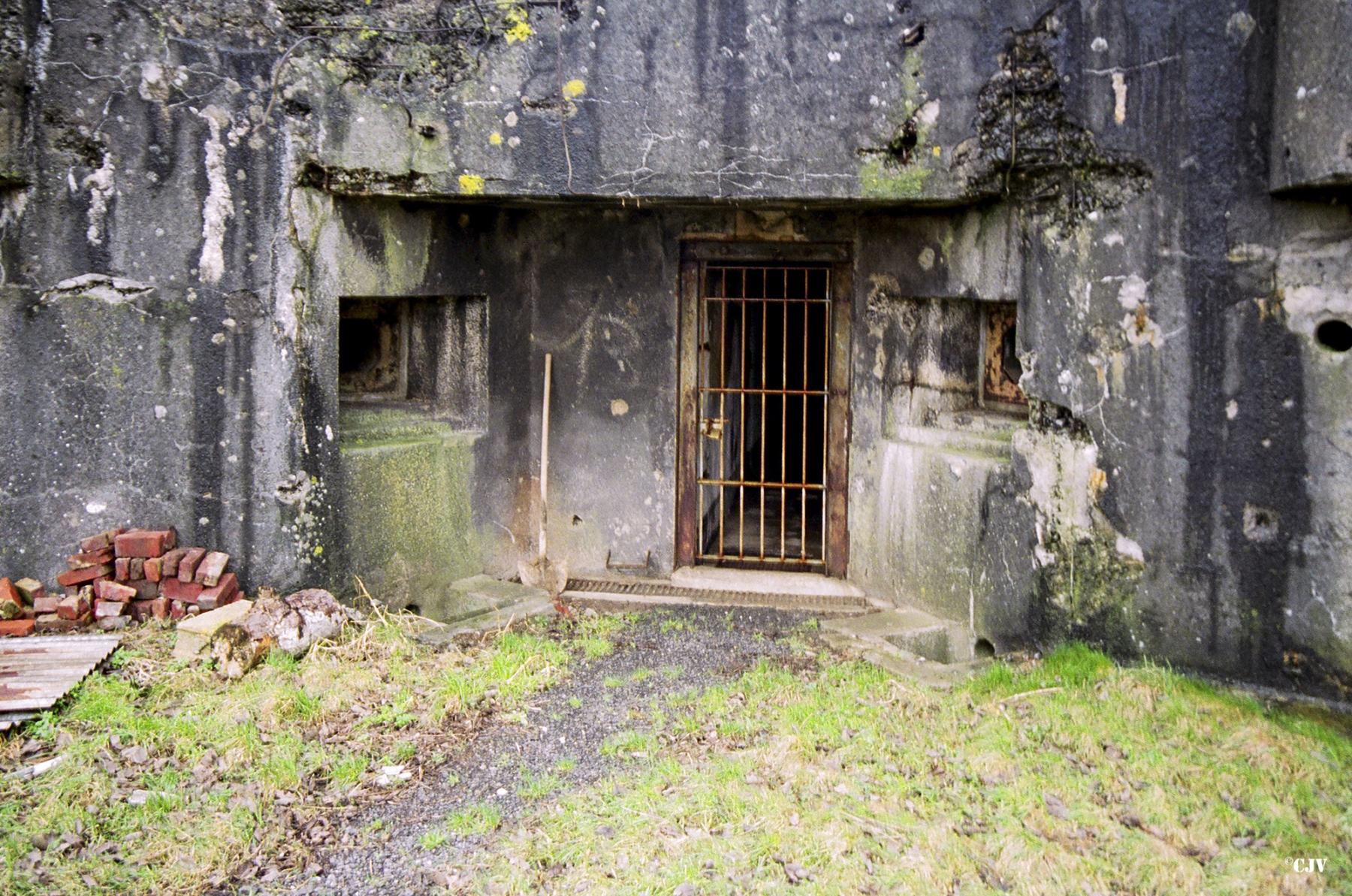 Ligne Maginot - TALANDIER - C13 - (Casemate d'infanterie - double) - L'entrée et sa défense