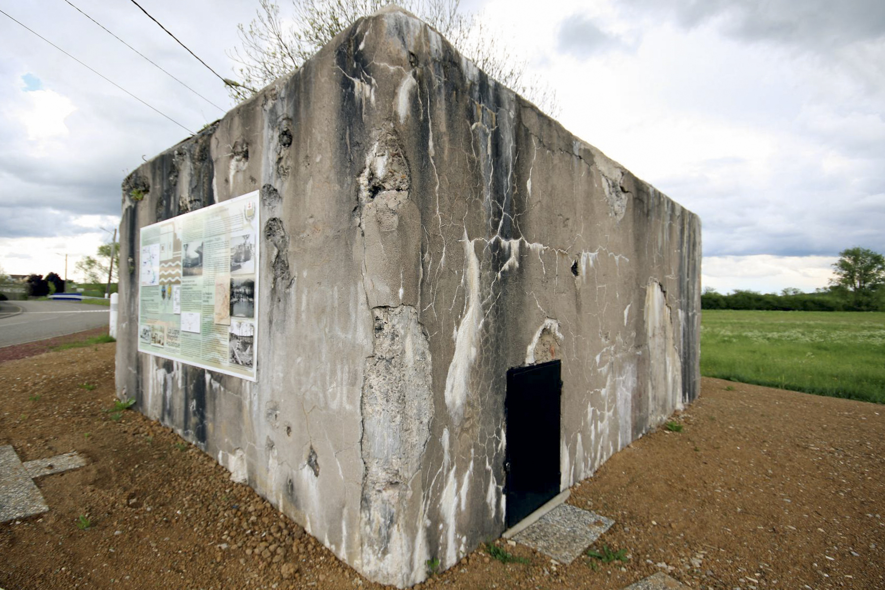 Ligne Maginot - R117 - REMERING - (Blockhaus pour arme infanterie) - L'entrée basse du blockhaus