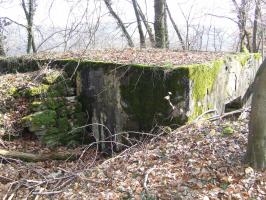 Ligne Maginot - AB5 - (Blockhaus pour canon) - L'arrière du blockhaus.