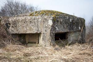 Ligne Maginot - COTE 400 - (Observatoire d'artillerie) - Créneau frontal et latéral droit