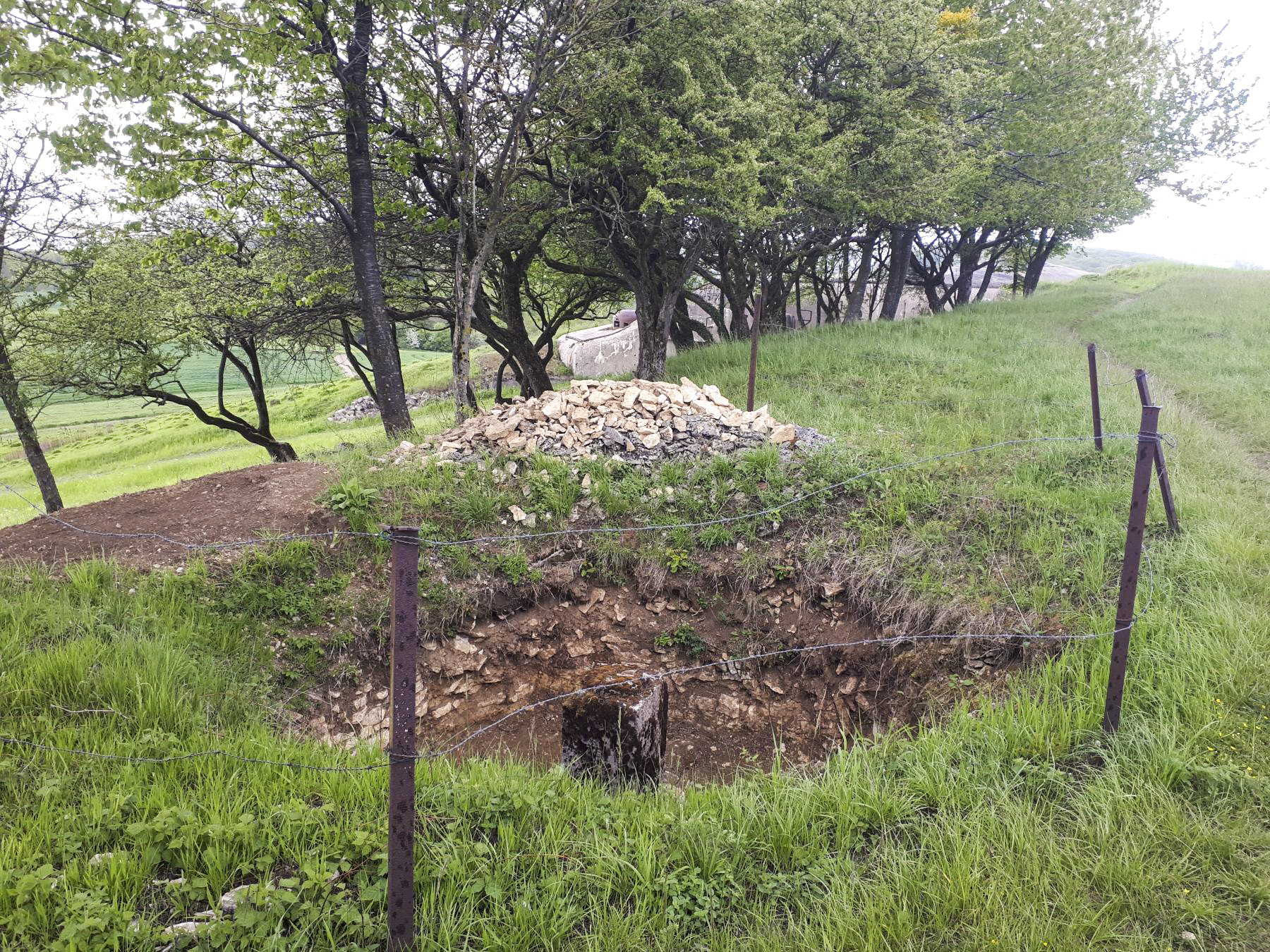 Ligne Maginot - EINSELING - (Cuve pour arme d'infanterie) - Position de DCA à coté de l'ouvrage