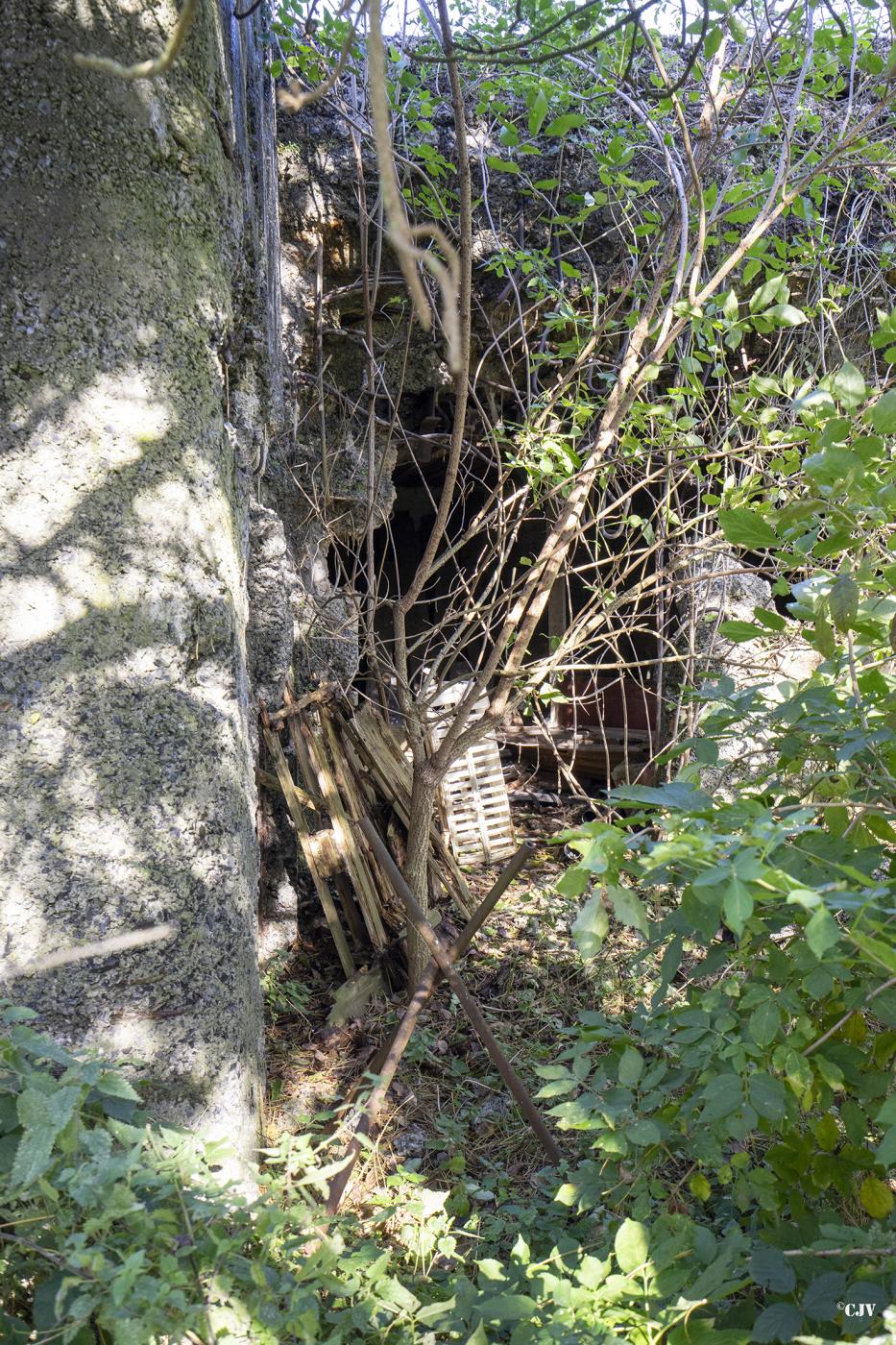 Ligne Maginot - A68 - OEILLET - (Blockhaus pour canon) - L'entrée