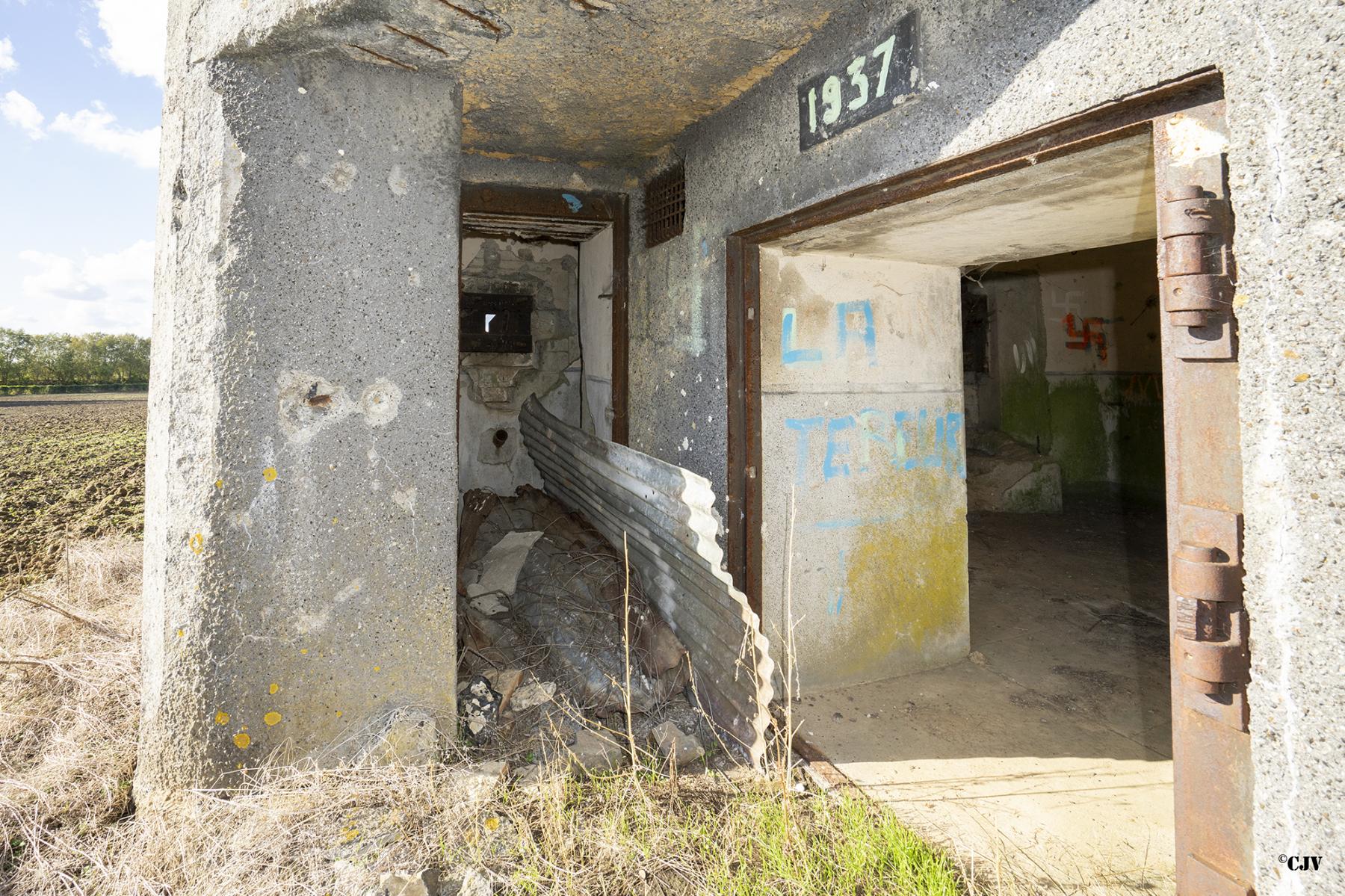 Ligne Maginot - B535 - BOIS-CRETE - (Blockhaus pour canon) - L'entrée