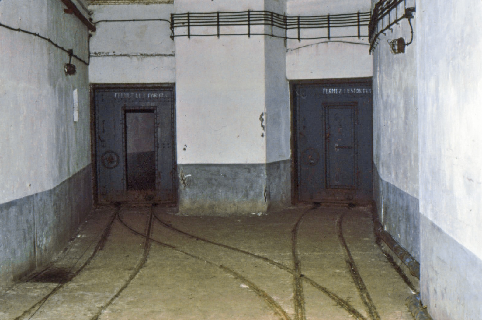 Ligne Maginot - SCHOENENBOURG - (Ouvrage d'artillerie) - Entrée munitions
Le haut du puits