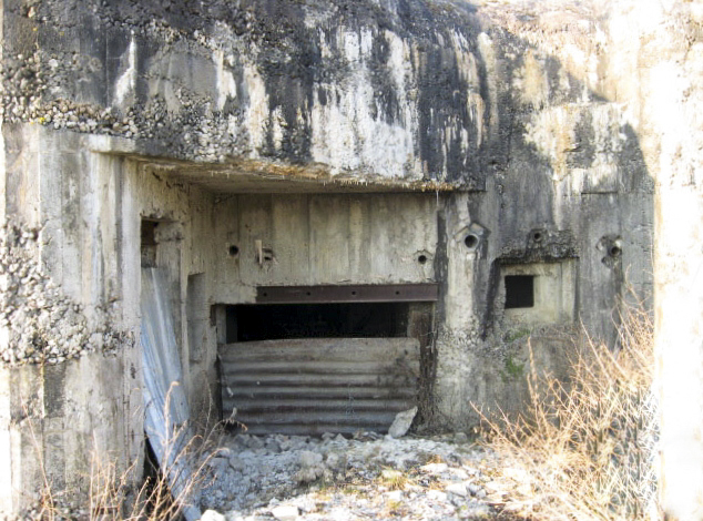 Ligne Maginot - CEZF-4 - SARRE UNION NORD-EST - (Casemate d'infanterie - Double) - L'entrée du matériel